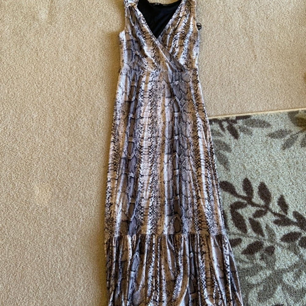 Printed Dress - Fitted and flowy at the bottom